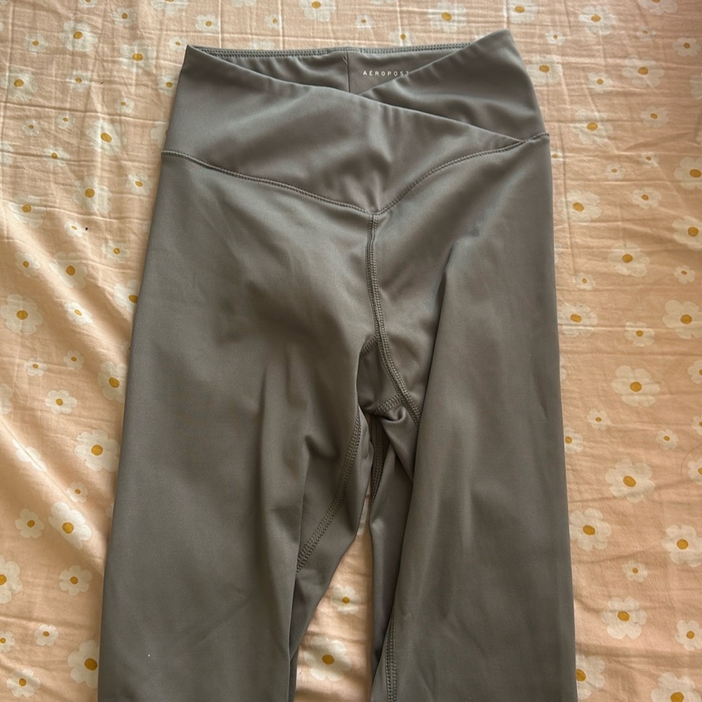Grey Aeropostale crossover leggings